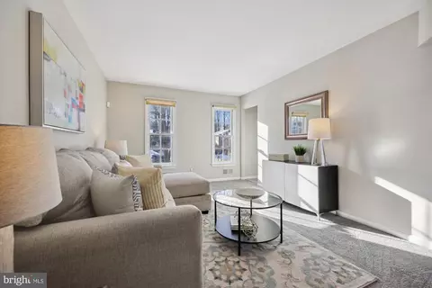 Living - 1805 Middlevale Ter, Silver Spring, MD 20906 photo 4 of 6