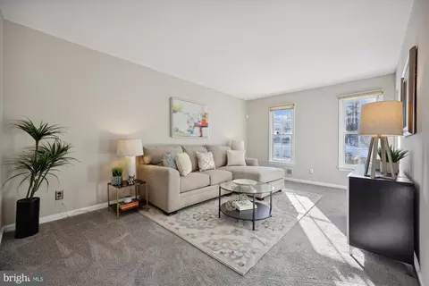 Living - 1805 Middlevale Ter, Silver Spring, MD 20906 photo 3 of 6
