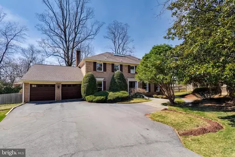6106 Wayside Dr, Rockville, MD 20852