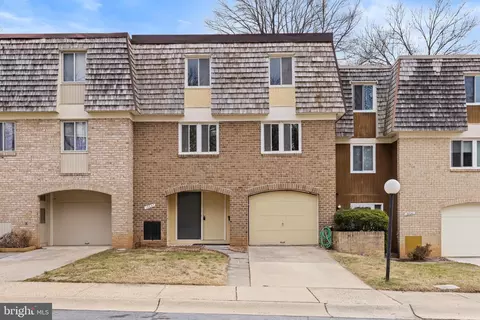 19043 Capehart Dr, Montgomery Village, MD 20886
