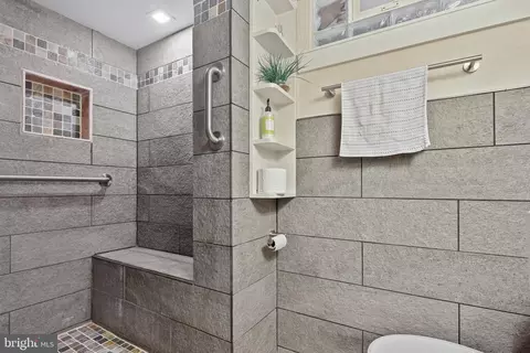 4074 Adams Dr, Silver Spring, MD 20902 photo 32