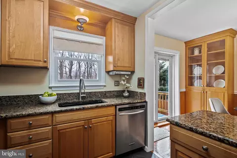 4074 Adams Dr, Silver Spring, MD 20902 photo 11