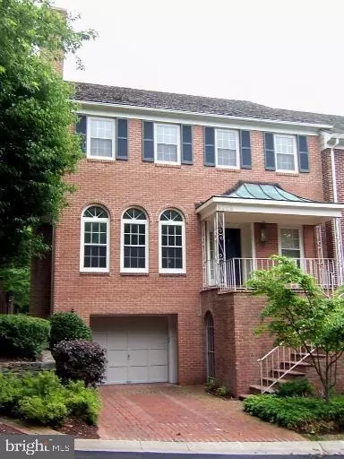 8405 Quarry Ridge Rd, Bethesda, MD 20817