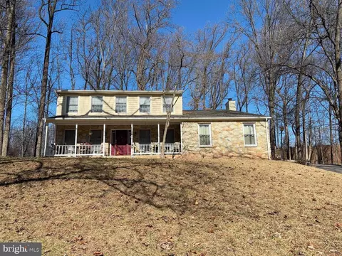 Exterior - 204 Colesville Manor Dr, Silver Spring, MD 20904 photo 5 of 5