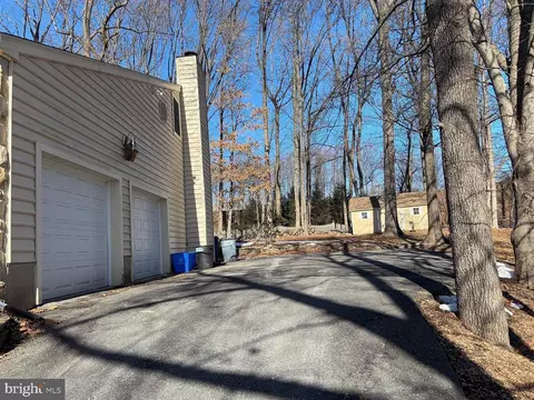 Exterior - 204 Colesville Manor Dr, Silver Spring, MD 20904 photo 4 of 5