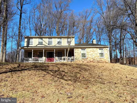 204 Colesville Manor Dr, Silver Spring, MD 20904