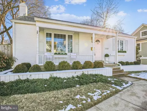 10107 Crestwood Rd, Kensington, MD 20895