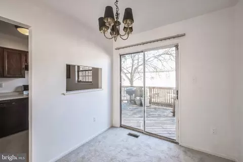 504 Pickwick Village Way, Silver Spring, MD 20901 photo 10