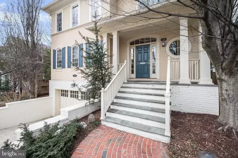 7104 Clarden Rd, Bethesda, MD 20814