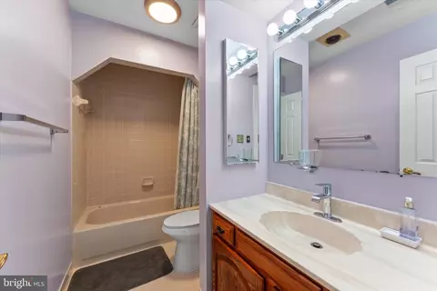 Bath - 14820 Silverstone Dr, Silver Spring, MD 20905 photo 5 of 6