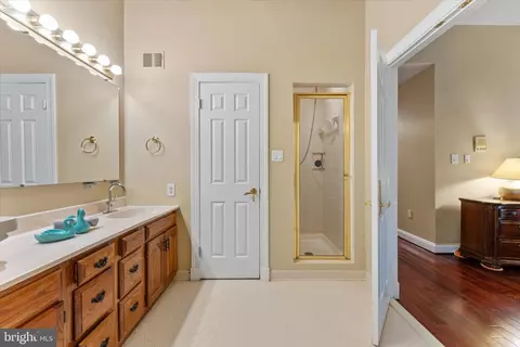 Bath - 14820 Silverstone Dr, Silver Spring, MD 20905 photo 2 of 6