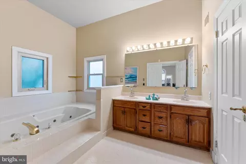 Bath - 14820 Silverstone Dr, Silver Spring, MD 20905 photo 1 of 6