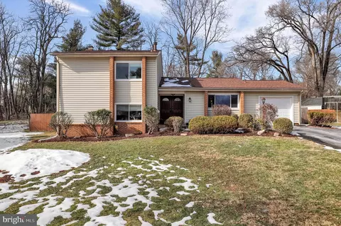 17701 Millcrest Dr, Derwood, MD 20855