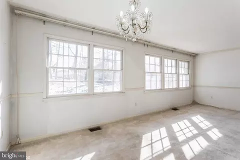 Living - 13019 Morningside Ln, Silver Spring, MD 20904 photo 3 of 9