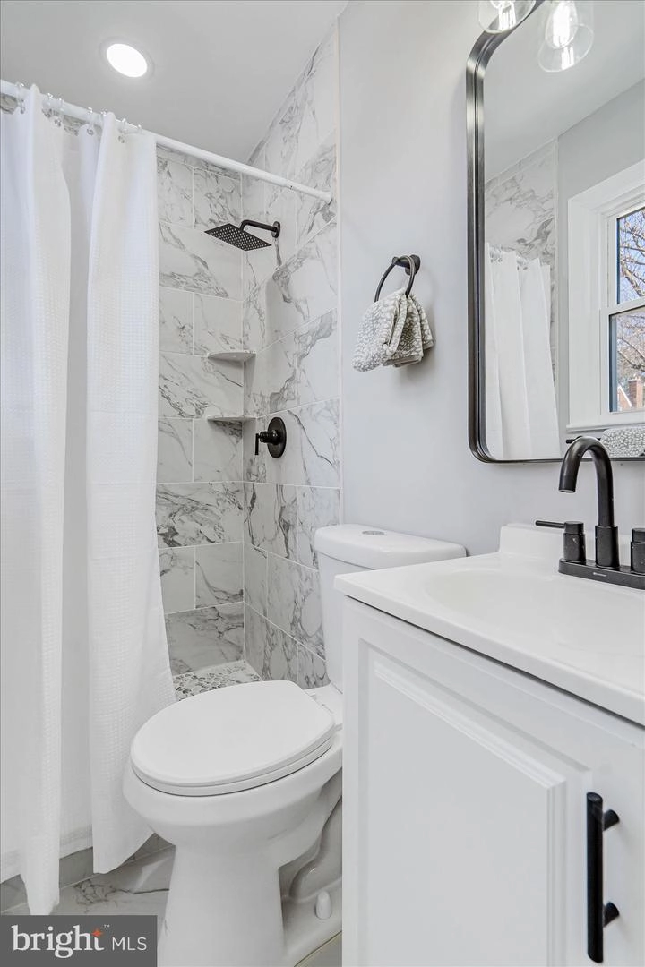 Bath - 9902 Renfrew Rd, Silver Spring, MD 20901 photo 4 of 6