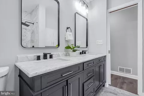 Bath - 9902 Renfrew Rd, Silver Spring, MD 20901 photo 3 of 6