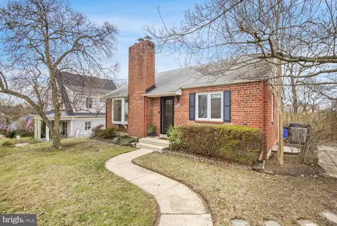 10108 Ashwood Dr, Kensington, MD 20895