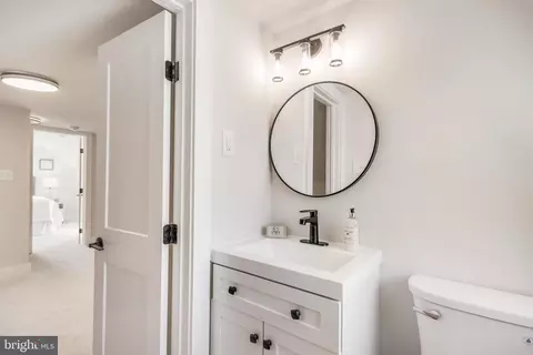Bath - 903 Laredo Rd, Silver Spring, MD 20901 photo 3 of 5
