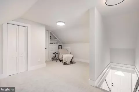 Entry Way - 903 Laredo Rd, Silver Spring, MD 20901 photo 4 of 4