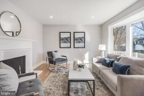 Living - 903 Laredo Rd, Silver Spring, MD 20901 photo 2 of 2