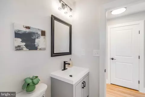Bath - 903 Laredo Rd, Silver Spring, MD 20901 photo 1 of 5