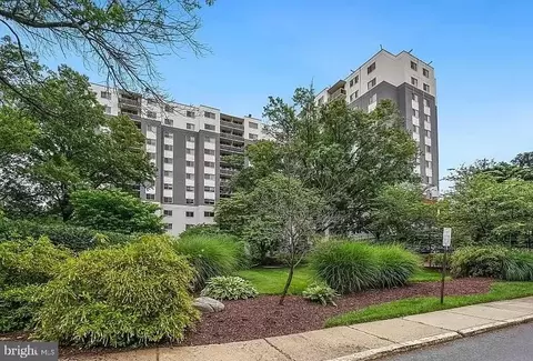 7333 New Hampshire Ave #1001, Takoma Park, MD 20912