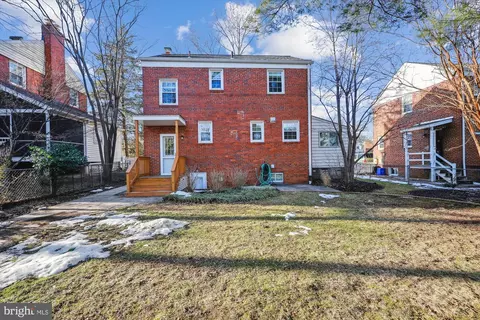 Exterior - 10121 Markham St, Silver Spring, MD 20901 photo 2 of 16