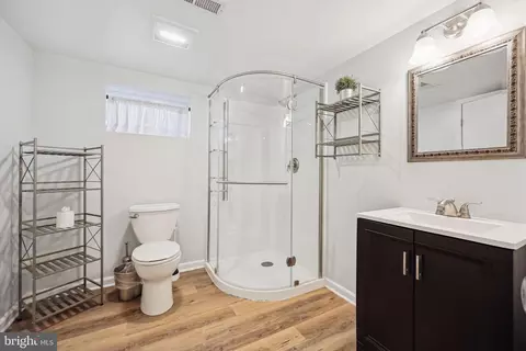 Bath - 10121 Markham St, Silver Spring, MD 20901 photo 2 of 2