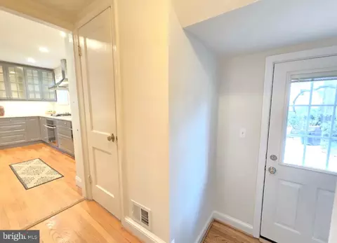 Entry Way - 10121 Markham St, Silver Spring, MD 20901 photo 6 of 8