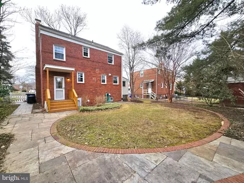 Exterior - 10121 Markham St, Silver Spring, MD 20901 photo 5 of 16