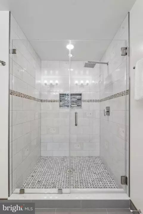 Bath - 7708 Brickyard Rd, Potomac, MD 20854 photo 3 of 5