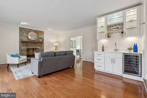 Living - 7708 Brickyard Rd, Potomac, MD 20854 photo 4 of 6