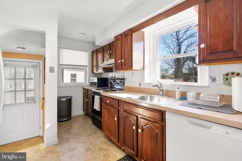 2710 Harmon Rd, Silver Spring, MD 20902 photo 8
