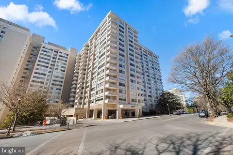 5500 Friendship Blvd #929N, Chevy Chase, MD 20815
