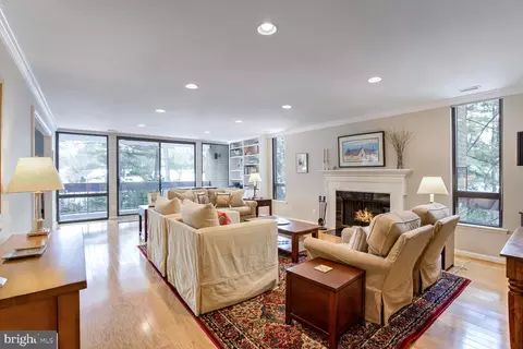 4990 Sentinel Dr #16-203, Bethesda, MD 20816