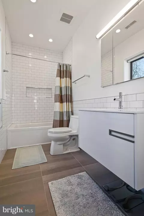 2701 Hume Dr #200, Silver Spring, MD 20910 photo 29
