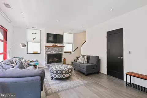 2701 Hume Dr #200, Silver Spring, MD 20910 photo 10