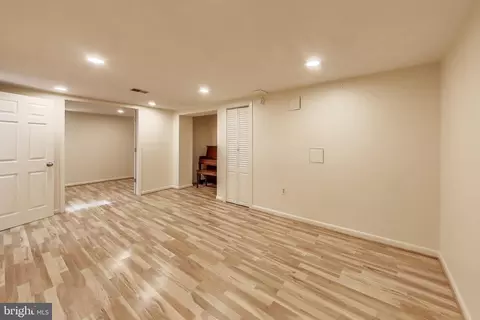 9821 E Light Dr, Silver Spring, MD 20903 photo 13