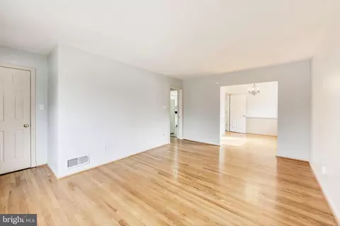 9821 E Light Dr, Silver Spring, MD 20903 photo 3