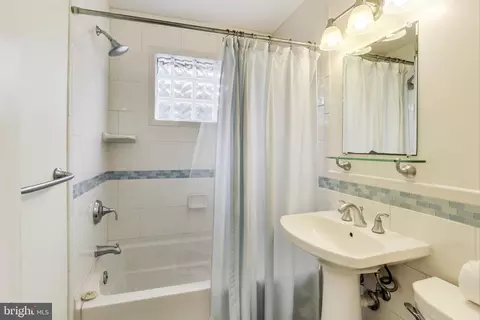 9821 E Light Dr, Silver Spring, MD 20903 photo 8