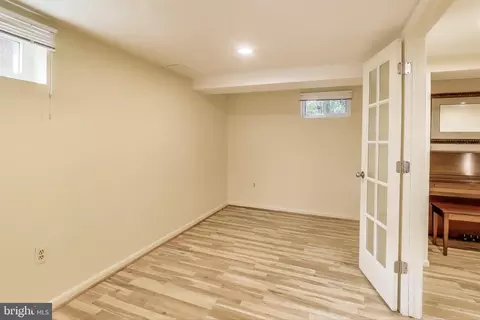 9821 E Light Dr, Silver Spring, MD 20903 photo 14