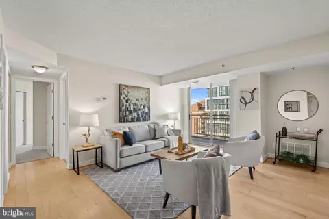 7500 Woodmont Ave #S917, Bethesda, MD 20814