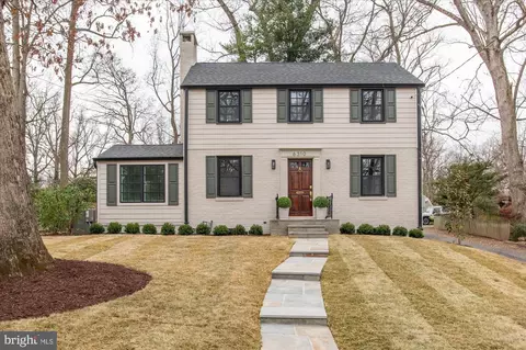 6310 Newburn Dr, Bethesda, MD 20816