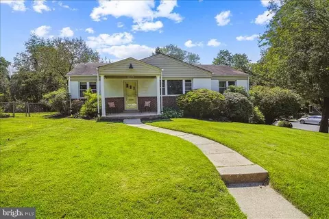 8518 Grubb Rd, Chevy Chase, MD 20815