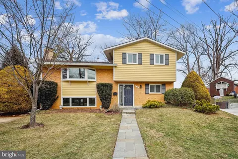 3 Lorraine Ct, Rockville, MD 20852