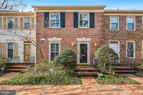10922 Wickshire Way #D-6, North Bethesda, MD 20852