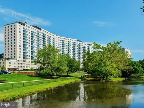 10401 Grosvenor Pl #1605, Rockville, MD 20852