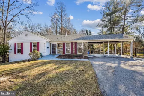 16608 Briardale Rd, Rockville, MD 20855