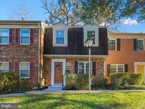 740 College Pkwy #7-740, Rockville, MD 20850