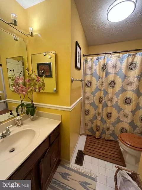 Bath - 2600 Beechmont Ln, Silver Spring, MD 20906 photo 3 of 4
